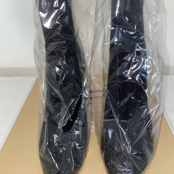 Michael- Michael Kors, Black Suede booties with silver chain on heel size 9 1/2 - Picture 11 of 12